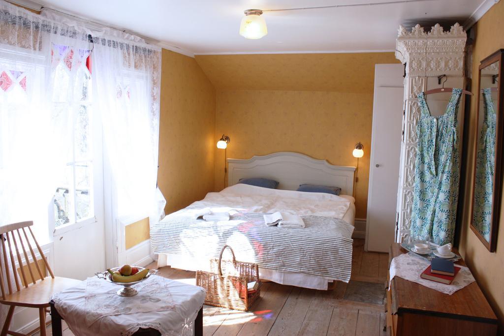 Gula Honan Guest House Ronehamn Room photo