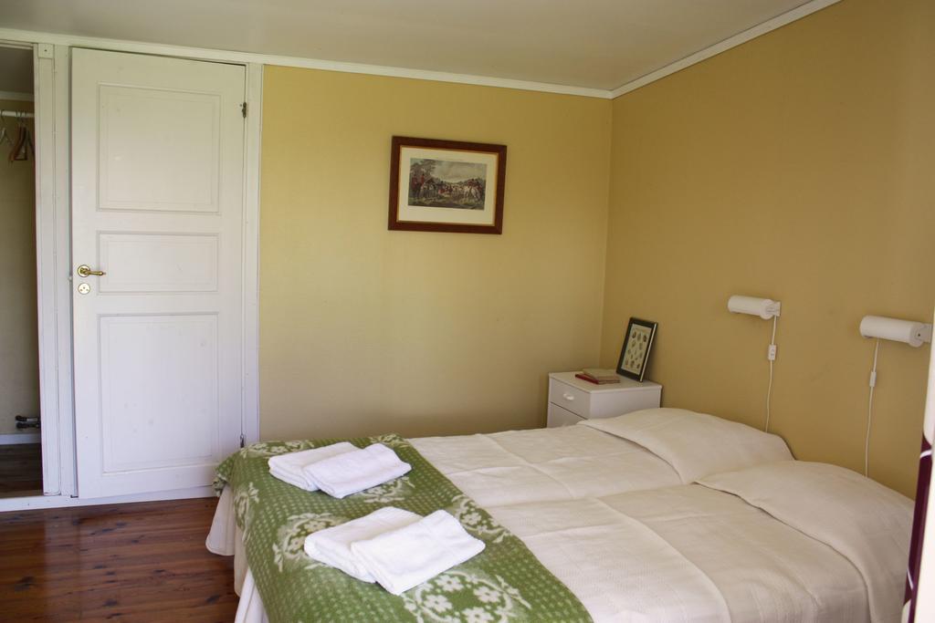 Gula Honan Guest House Ronehamn Room photo